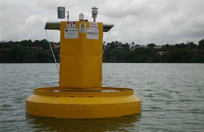 Buoy-weathersensors-waterquality-multiparameter-meteorology-Pampulha-bigbuoy_13